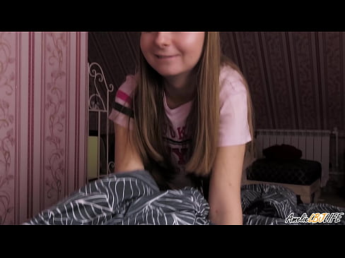 ❤️ Blondie sugit eam BFF est penitus et accipit Cum in ore suo Anal porn apud nos